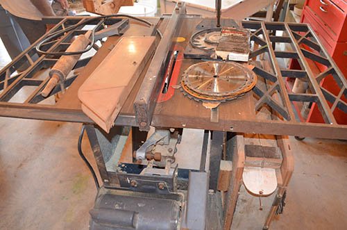 Property photo 78 - Personal Property Auction, Tractor & Implements, Cars, Lawn & Garden, Hunting & Fishing, Guns, Antiques & Collectibles, Household